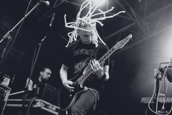 Lätlaste death metal legend Neglected Fields esines nii Kilkim Žaibul kui Hard Rock Laagris. Mõlemad korrad profilt ja kaasakiskuvalt, pärast 7-aastast vaheaega.